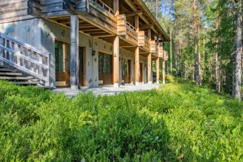 Фасада на хотела, Basecamp Oulanka in Куусамо