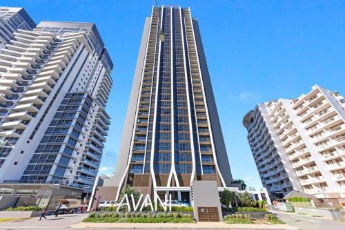 Broadbeach Stunner Modern and Central