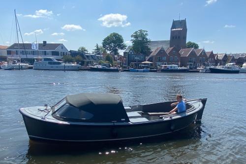 Luxe Houseboat Skoft