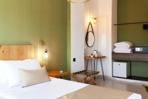 Superior Double Room image 6