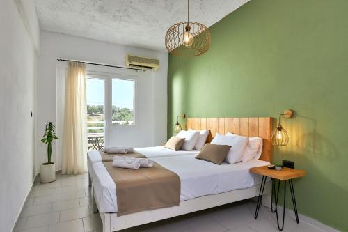 Room, superior, 3 beds