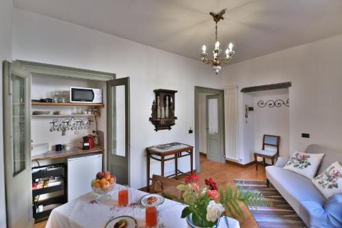 Guestroom, La Rosa al Roseto del Drago dimora storica in Ponte In Valtellina