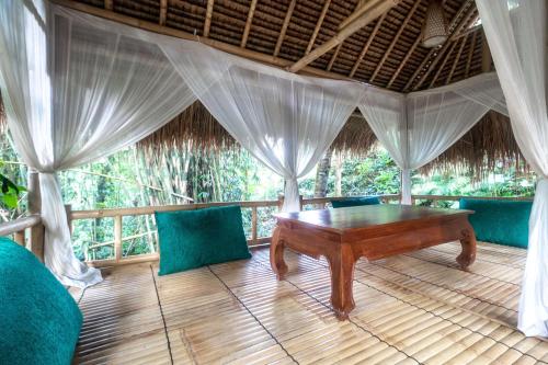 Romantic Bamboo Villa at Marni Villa Ubud