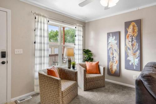 2 bed 2 and a half bath close to shopping restaurants and more in Pueblo, USA