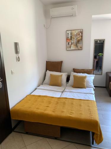Studio Apartment image 10