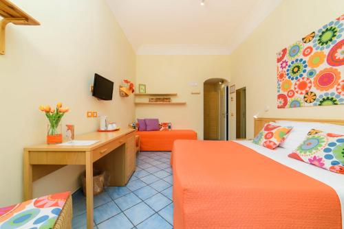 Sharon House - image 3