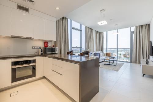 Fully Furnished I Lagoons View I District One - image 8