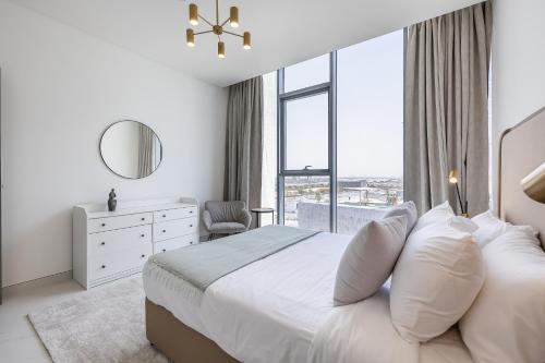 Fully Furnished I Lagoons View I District One - image 7