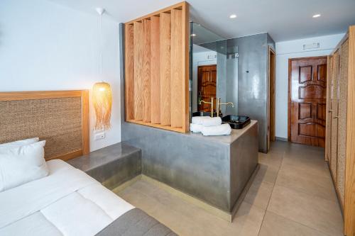 Mediterranean White - image 2