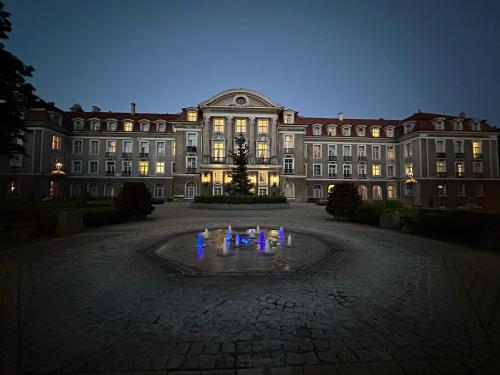 Emerald Apartament przy deptaku in 施扎夫諾茲德魯伊