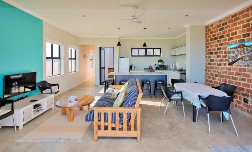 Beach Breakaway Apartment in Costa