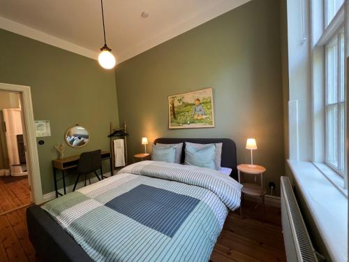 1 queen bed