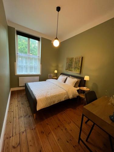 1 queen bed