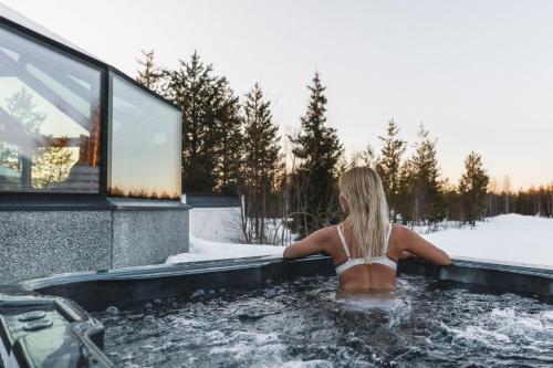 露天浴池, 北極圈聖誕老人冰屋 (Santa's Igloos Arctic Circle) in 盧瓦聶米