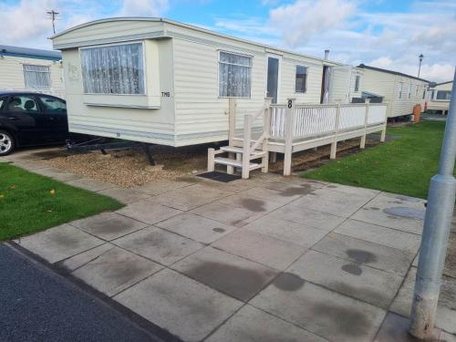 Tm8 6 BERTH 2 BEDROOM CARAVAN P