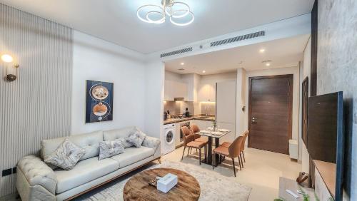 STAY BY LATINEM Luxury 1BR Holiday Home CV B905 near Burj Khalifa, Dubai (foto 10)