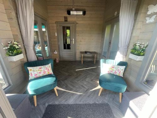 Entree, Daisy Cabin in Dess