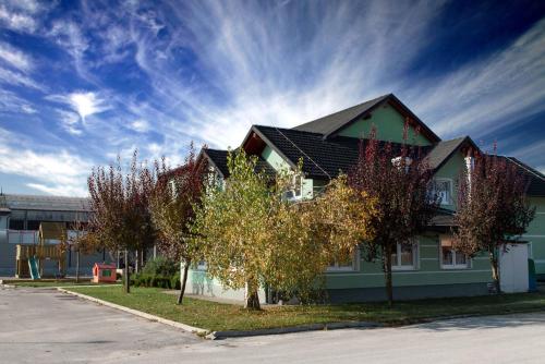 Rooms En Krajcar Cerknica