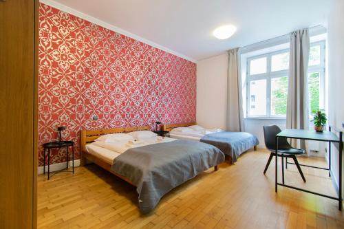 Collosal 6 bedroom apartment Slowackiego avenue