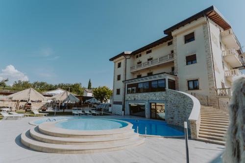 Halanus Hotel And Resort