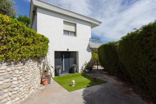 Echapée Belle - Vinayard view - Jacuzzi BBQ - parking (Echapee Belle - Vinayard view - Jacuzzi BBQ - parking) in Cremat