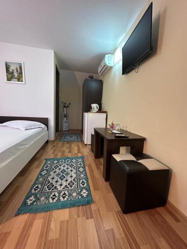 Casa Cu Flori Corbu - main image