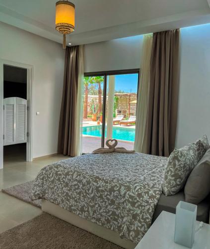 Zanzibar room - swimming pool & breakfast