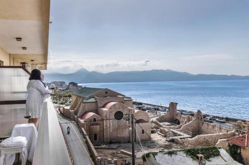 Endless blue urban home