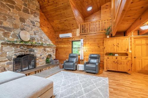 Creekside Hideaway in Reedsville, USA