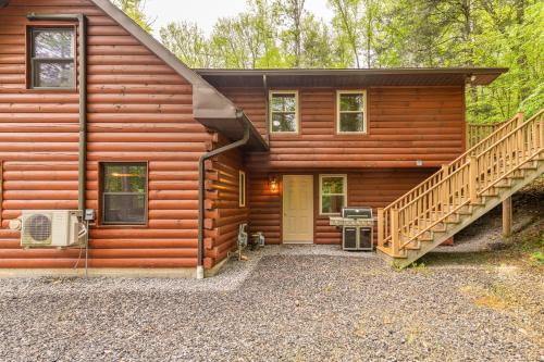 Creekside Hideaway in Reedsville, USA