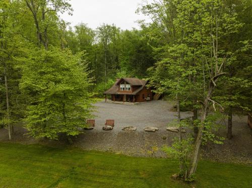 Creekside Hideaway in Reedsville, USA
