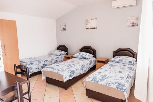 Apartment image 10