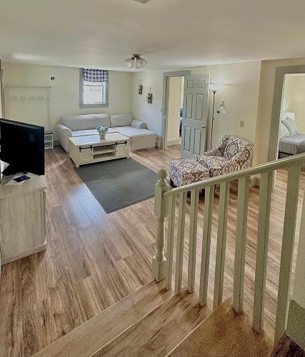 2BR Sunshine Town Condo in Newport, USA