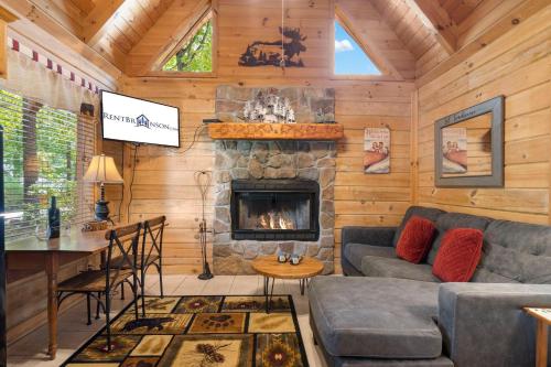 Lil' Treehouse Cabin - image 12