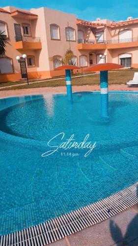 Swimming pool, شقة في Sidi Bouzid عطلة في مصيف رائع in Sidi Bouzid