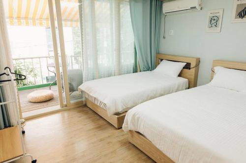 Hongdae Luxury Private Single House with Big Open Balcony Perfect for a Family & Big Group 3BR, 5QB & 1SB, 2Bathroom, Soul (fotografie 3)