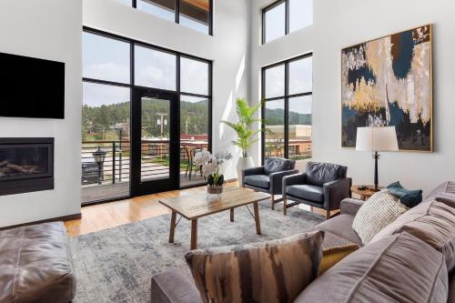 McGregor & Main - Luxury Lofts