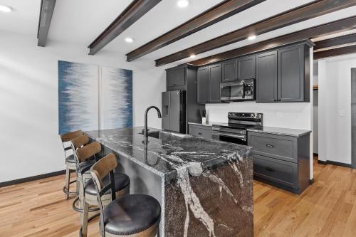 McGregor & Main - Luxury Lofts
