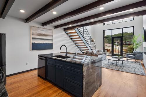 McGregor & Main - Luxury Lofts