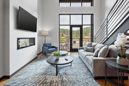 McGregor & Main - Luxury Lofts