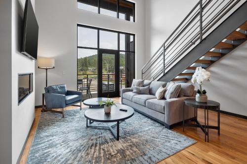 McGregor & Main - Luxury Lofts