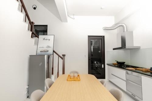 Kitchen, The LINs House in Guiren District