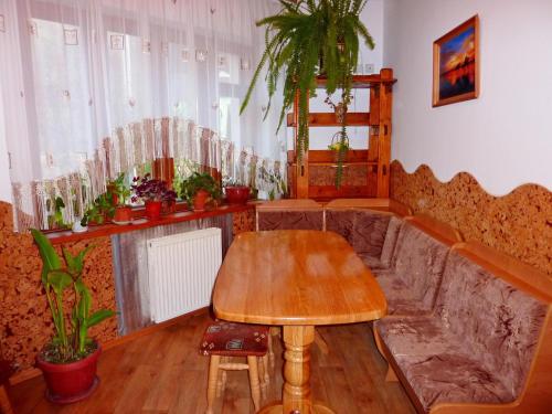 keuken, Sadyba Bilya Richky in Yaremche