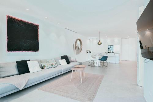 Infinity 0-3 LUXE PARTIAL SEA VIEW 2B 5