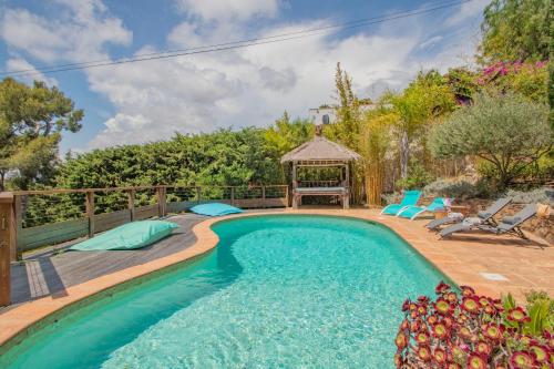 Villa Savuti Vue mer Piscine proche Plages - Location, gîte - Carqueiranne