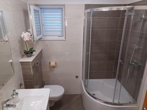 Two-Bedroom Apartment with Terrace image 8