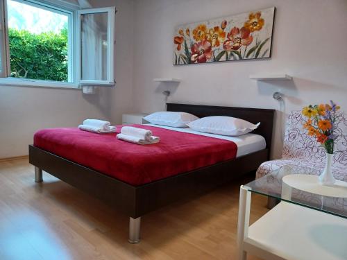 Two-Bedroom Apartment with Terrace image 9