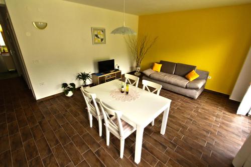 кухня, Apartments Maligoj in Толмін