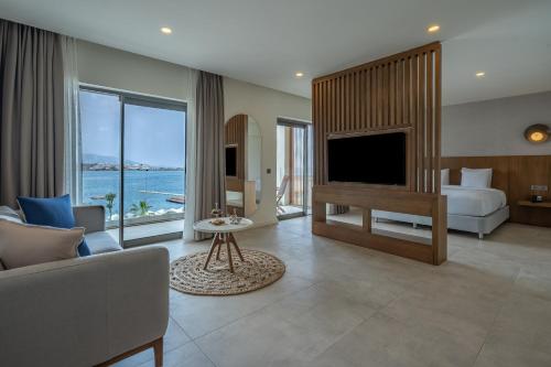 Family Room with Sea View