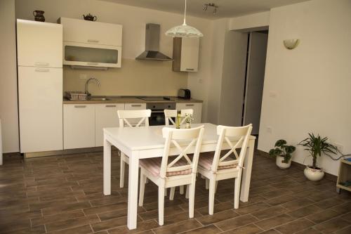 кухня, Apartments Maligoj in Толмін